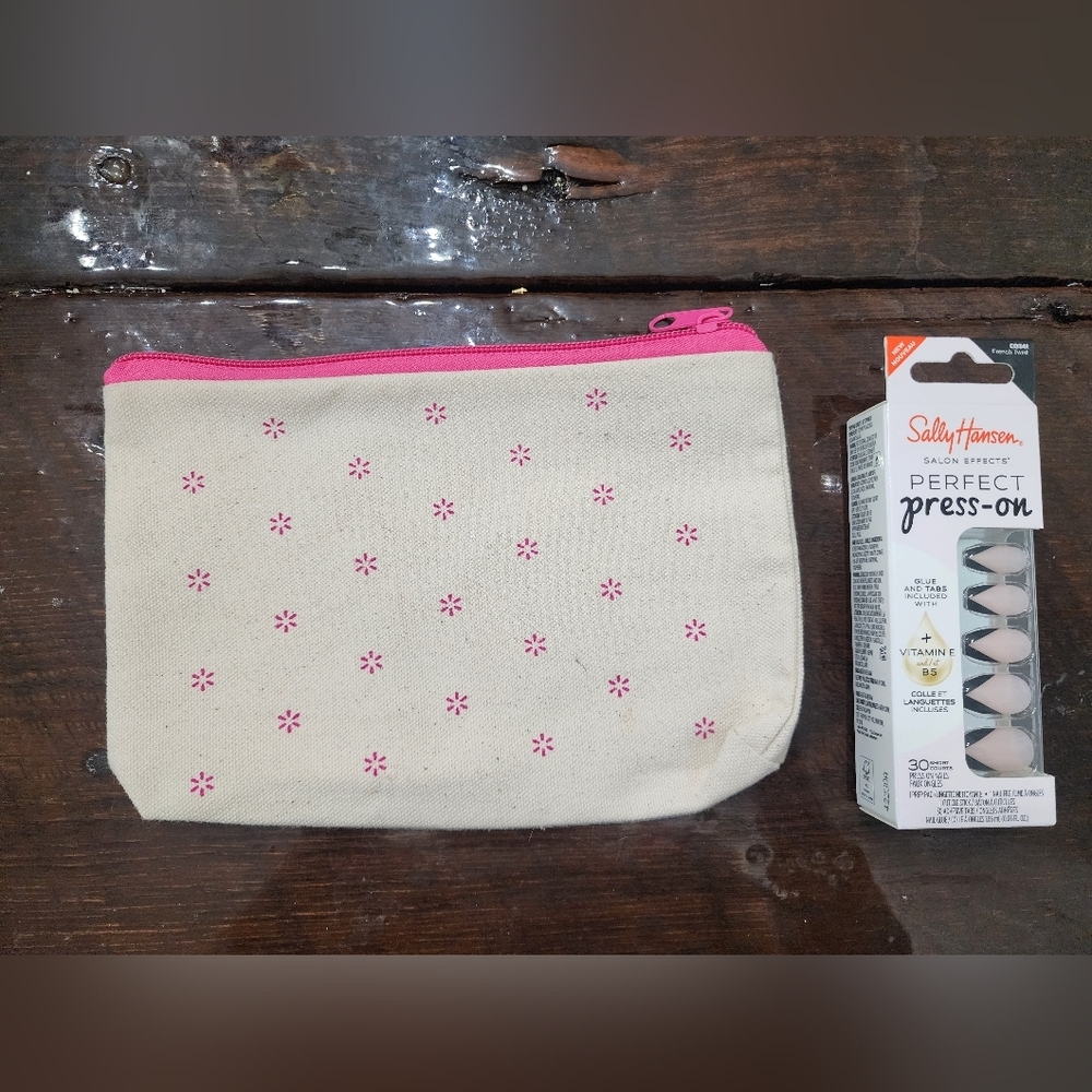 Set of Perfect Press-On Nails, 3 Sets Of Nail Strips, & Free Bag - Picture 6 of 9